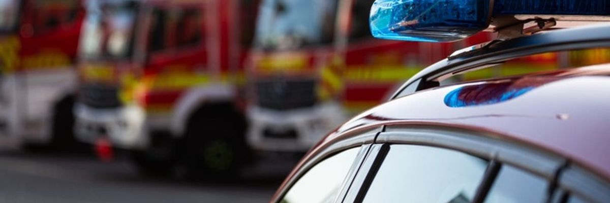 FW-MH: Drei Leichtverletzte bei zwei zeitgleichen Verkehrsunfällen auf der Autobahn A40