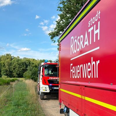 FW Rösrath: Waldbrand in der Wahner Heide - rund 200 Einsatzkräfte vor Ort