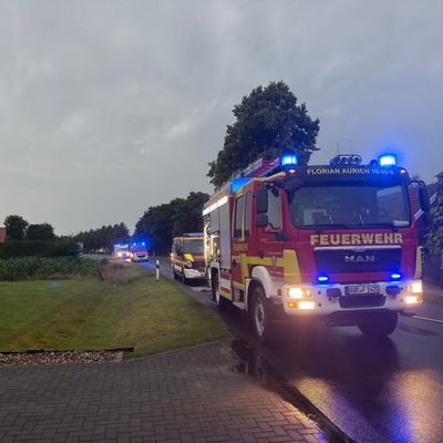 FW-AUR: Vermehrte Blitzeinschläge während nächtlicher Gewitter