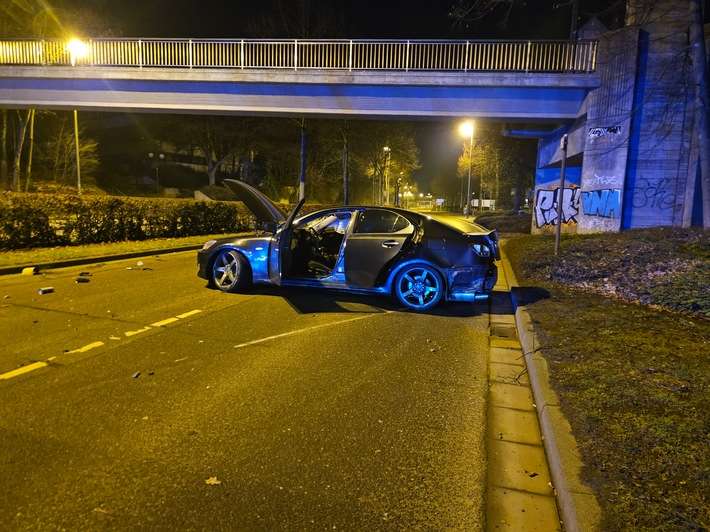FW-MH: Verkehrsunfall auf der Bergstraße