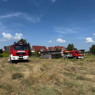 FW-AUR: Großflächigen Heubrand rasch im Griff