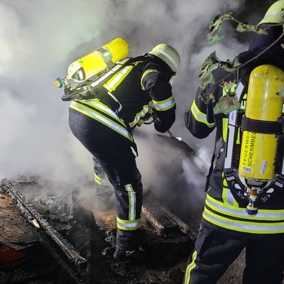 FW-Schermbeck: Brand Gartenlaube