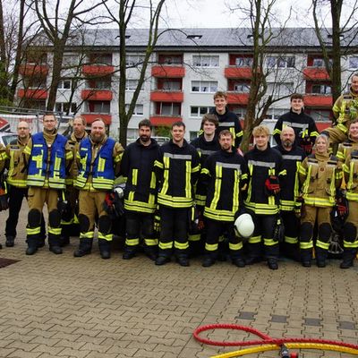 FW Voerde: 10 neue Feuerwehrleute für die Feuerwehr Voerde
