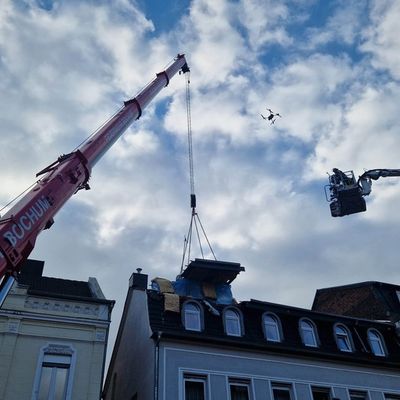 FW-EN: Feuerwehr, THW und Hilfsorganisationen weiter an der Hagener Straße intensiv im Einsatz