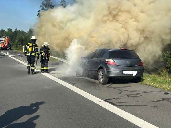 FW-ROW: Pkw brennt auf der BAB 1