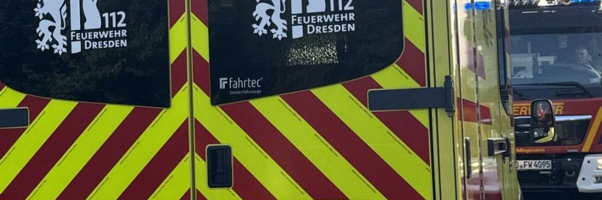 FW Dresden: Schwerer Verkehrsunfall mit zwei Verletzten