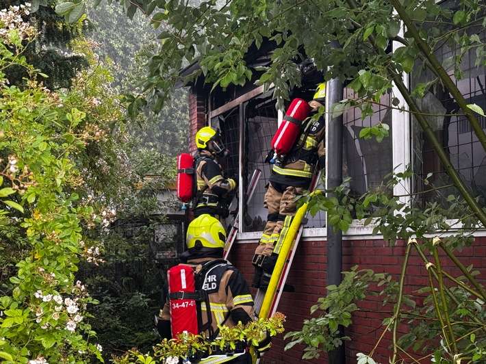 FW-PI: Feuer in leerstehenden Gewerbegebäude