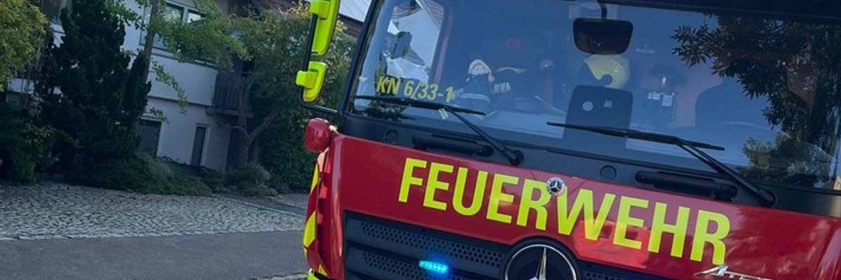 FW Reichenau: Verletzte Person aus Dachgeschoss gerettet, Reichenau-Lindenbühl, 11.08.2025