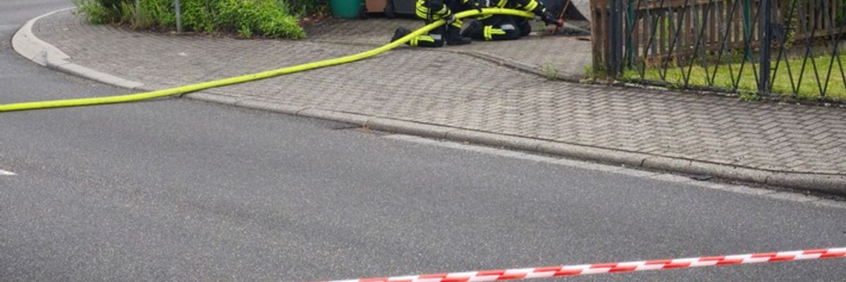 FW VG Westerburg: +++ Presseabschlussmeldung +++ Umfangreicher Feuerwehreinsatz in Langenhahn nach Gasaustritt aus Flüssiggastank