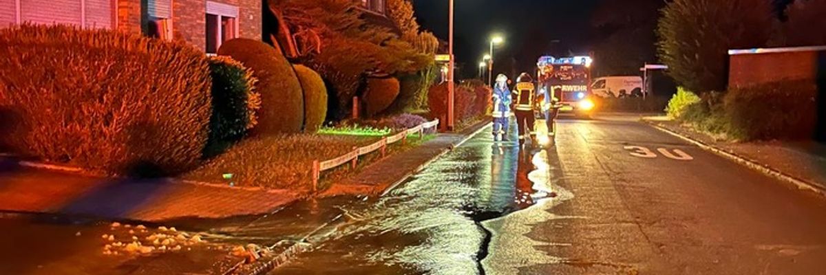 FW-Schermbeck: Wasserrohrbruch
