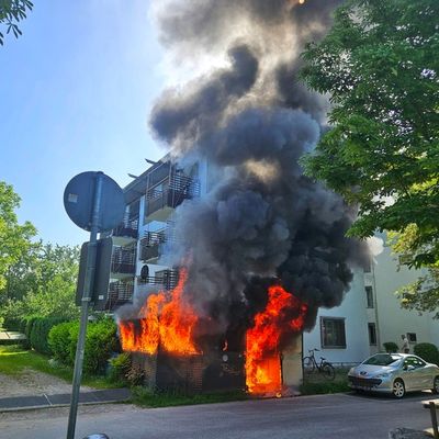 FW Konstanz: Brand am Gebäude