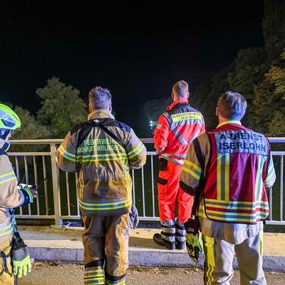 FW-MK: Person in der Ruhr - Einsatz in der Nacht zu Sonntag