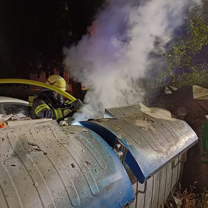 FW-EN: Feuerwehr rückte bisher fünfmal aus- erneuter Containerbrand in der Nacht ärgert Feuerwehrleute