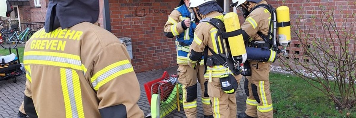 FW-Greven: Zimmerbrände beschäftigen Feuerwehr Greven.