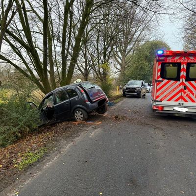 Feuerwehr Kalkar: Unfall auf der B 67