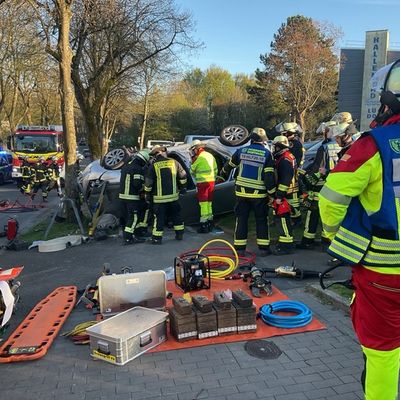 FW-DO: PKW-Unfall mit zwei verletzten Personen