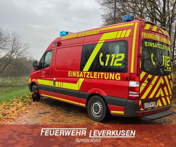 FW-LEV: Vegetationsbrand im Bereich des Westrings / Rheindorf