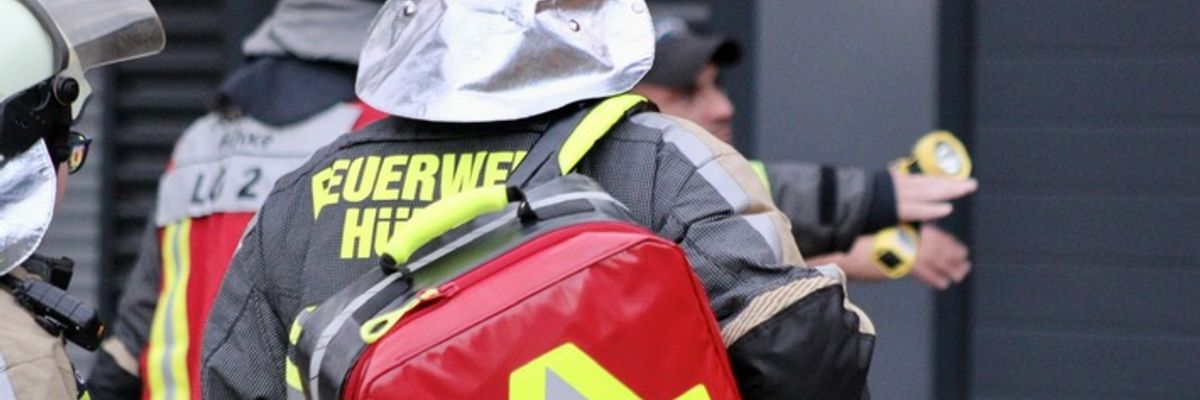 FW Hünxe: Person in verschlossener Wohnung