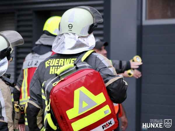 FW Hünxe: Person in verschlossener Wohnung