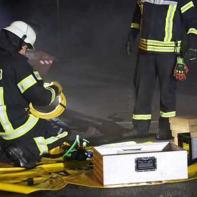 FW Hambühren: Oldauer Feuerwehrleute trainieren anspruchsvolles Einsatzszenario im Strandbad Ovelgönne