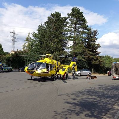 FW-EN: Schwerverletzter Radfahrer nach Verkehrsunfall - Rettungshubschrauber im Einsatz