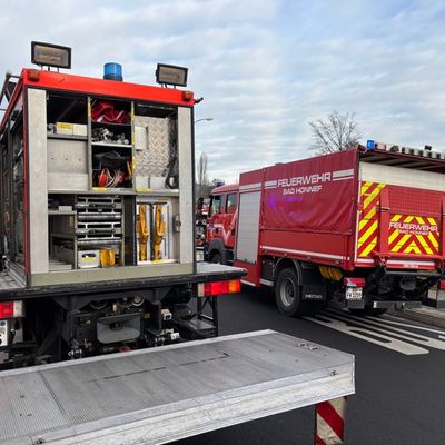 FW Bad Honnef: Person unter Zug eingeklemmt - erfolgreiche Rettung im Bahnhof Bad Honnef