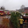 FW-EN: Mehrere Einsätze beschäftigten die Feuerwehr am Wochenbeginn - Feuerwehr und Rettungsdienst retteten Mann vom Garagendach - Mehrere Paralleleinsätze