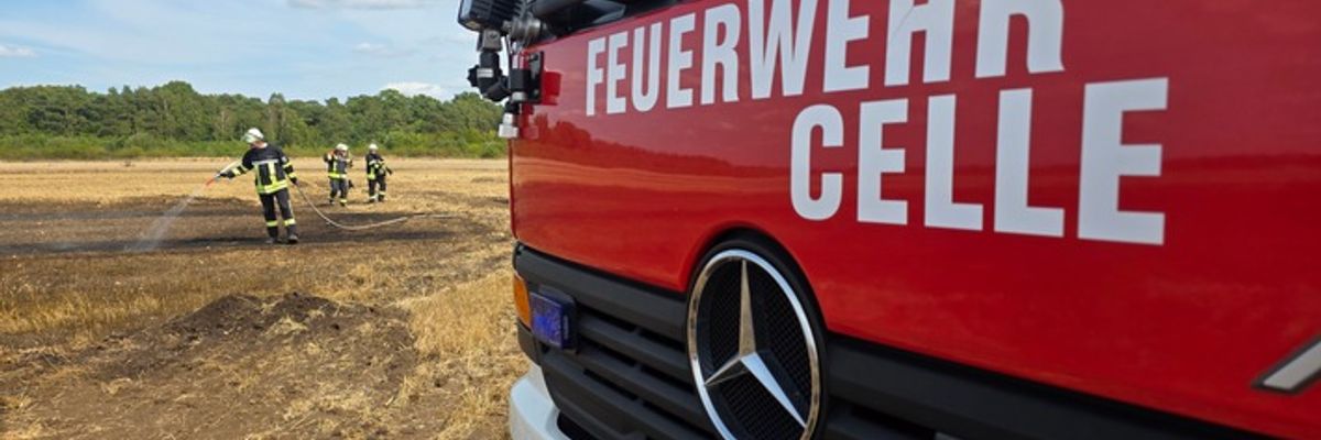 FW Celle: 500m²Stoppelfeld brennen in Hustedt