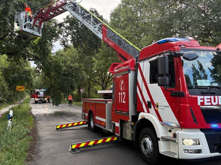 FW Moers: Fünf Einsätze nach Gewitter über Moers