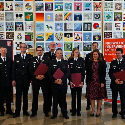 FW-M: Feuerwehr-Ehrungen für Engagement und Einsatzbereitschaft (München)