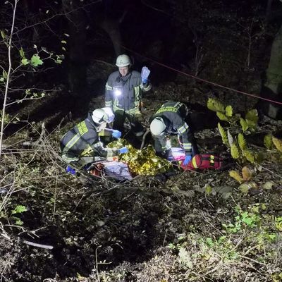 FW-EN: Wetter - Löscheinheit Volmarstein trainiert anspruchsvolle Menschenrettung am Abhang