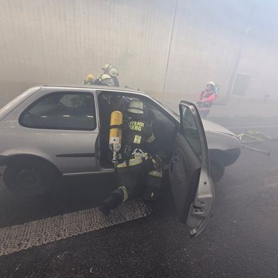 FW-AR: Schwerer Verkehrsunfall auf der BAB 46 im Tunnel Uentrop mit 3 verletzten Personen Großangelegte Rettungsübung im Tunnel der A46 bei Arnsberg