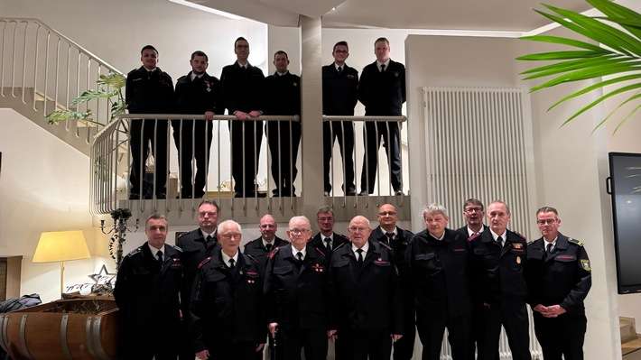 FW Bocholt: Kameradschaftsabend der Feuerwehr Bocholt - zahlreiche Ehrungen für langjähriges ehrenamtliches Engagement