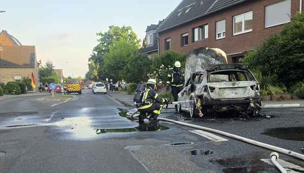 FFW Schwalmtal: Pkw-Brand in Amern - Fahrer bleibt unverletzt