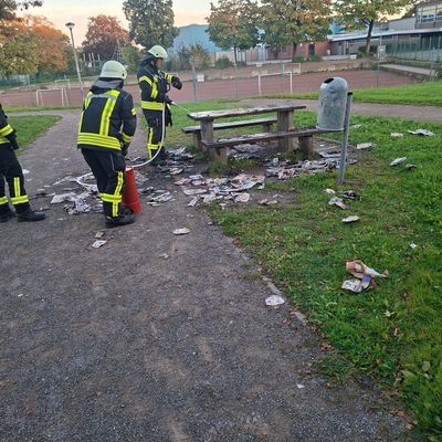 FW-EN: Kleinbrand + Verkehrsunfall
