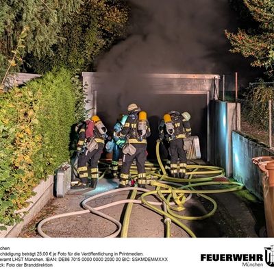 FW-M: Tiefgaragenbrand mit Nullsicht (Moosach)