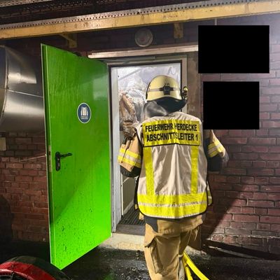 FW-EN: Abschlussmeldung - Brand im Industriebetrieb in Herdecke - Die Feuerwehren des Ennepe-Ruhr-Kreis sind mit 132 Einsatzkräften über 7 Stunde im Einsatz.