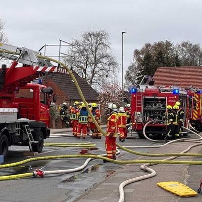 FW-HEI: Wohnungsbrand fordert zwei Menschenleben
