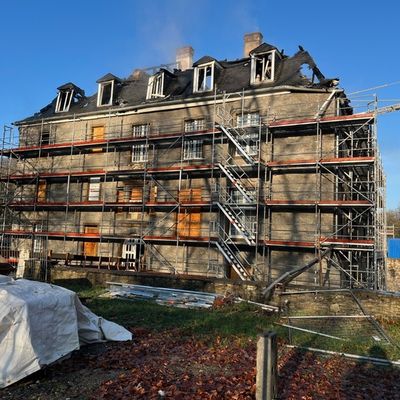 FW-Velbert: Brand im Herrenhaus des Schloss Hardenberg