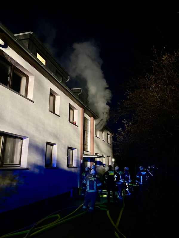 FW Lehrte: Drei Einsätze am 1. Weihnachtsfeiertag für die ehrenamtlichen Feuerwehrkräfte im Stadtgebiet Lehrte