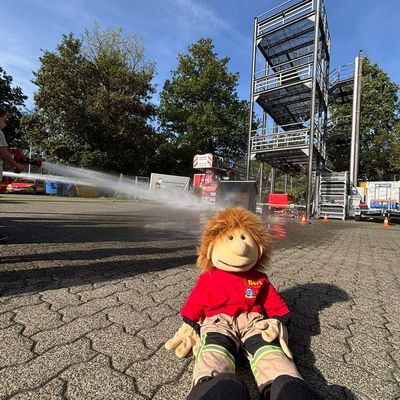 FW-Velbert: Türen auf mit der Maus: Kleine Wunder bei der Feuerwehr Velbert