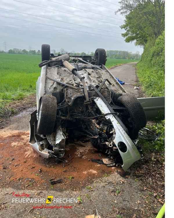 FW Frechen: Alleinunfall mit Todesfolge