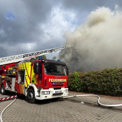 FW-AUR: Einfamilienhaus in Flammen