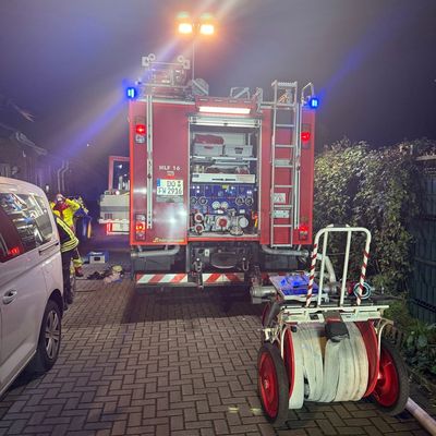 FW-DO: Brand in 2 Familienhaus - Haus vorübergehend unbewohnbar