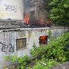 FW Düren: Brandserie in alter Gärtnerei-Ruine: Feuerwehr zum zweiten Mal binnen Tagen im Einsatz