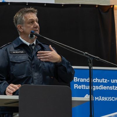 FW-MK: 23 neue Brandmeister für die Feuerwehren im Märkischen Kreis