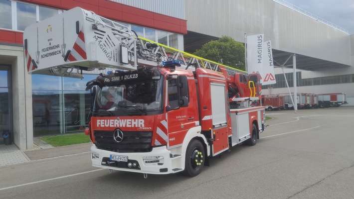 FW-Schermbeck: Neue Drehleiter für die Feuerwehr Schermbeck