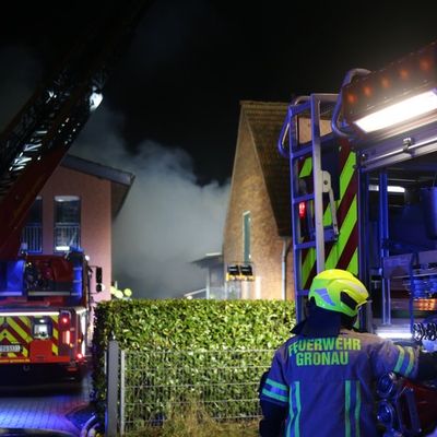 FW Gronau: Scheunenbrand in Epe - eine Unruhige Silvesternacht für die Feuerwehr Gronau