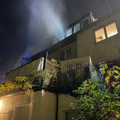 FW-DT: Feuer 3 Zimmerbrand im Mehrfamilienhaus