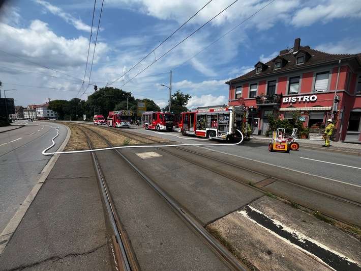 FW Weinheim: Brand im Keller in der Mannheimer Straße